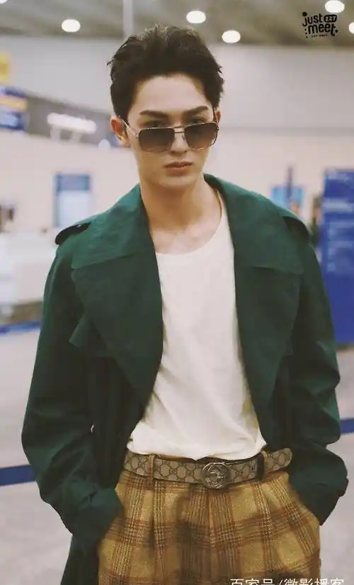 朱正廷新发型求生欲强?