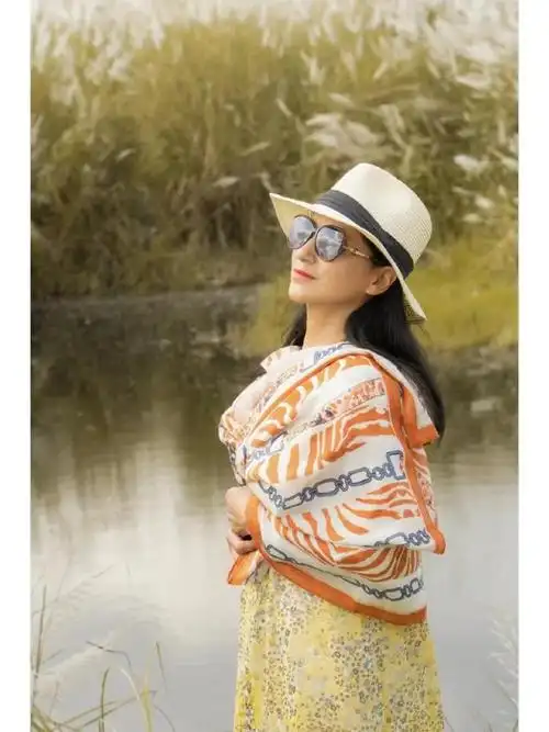 中年女士拍照怎么摆姿势优雅得体7个拍照姿势拍出秋天美照