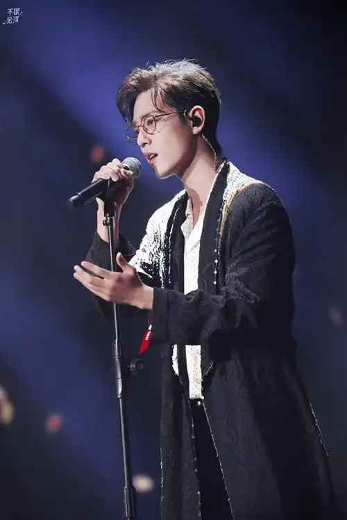 191116 芭莎明星慈善夜 肖战