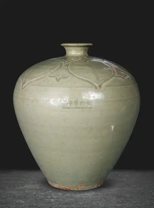 0225晋青釉划花瓶