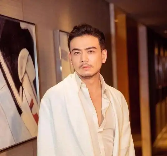 儿童歌手杨烁资料 王黎雯杨烁个人资料 - 歌词译