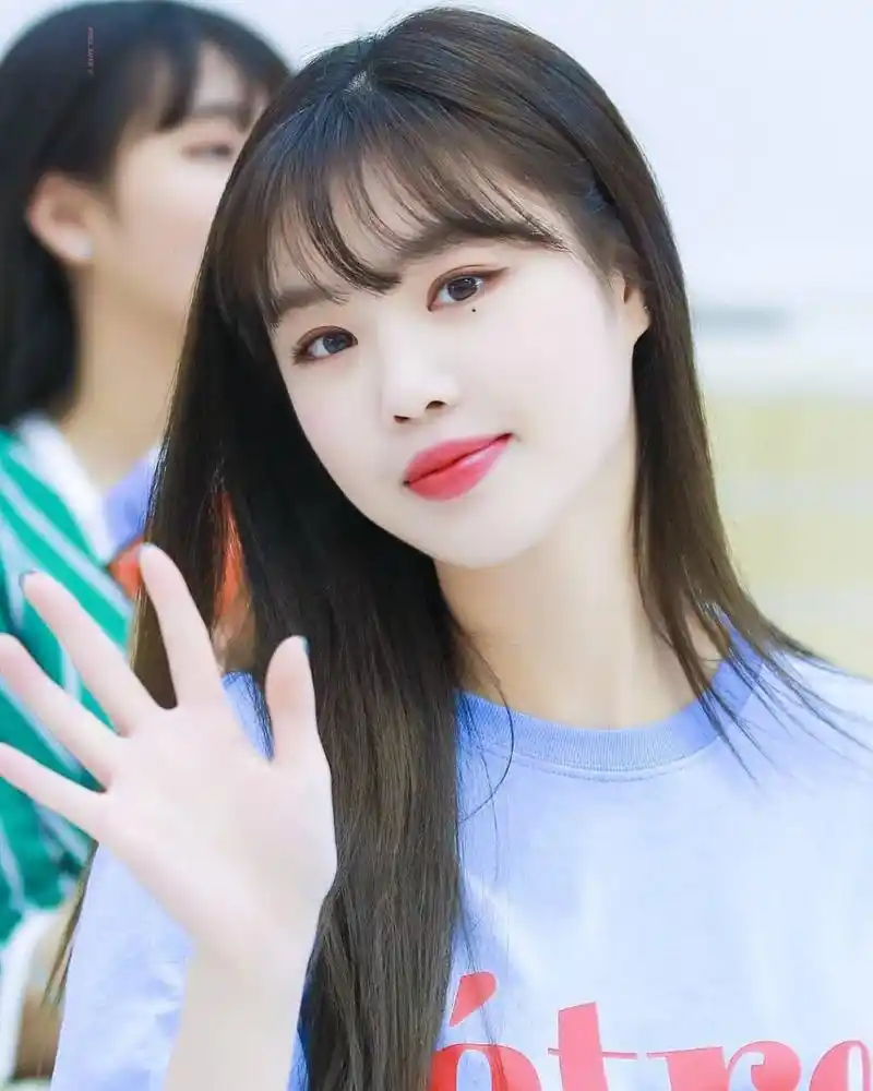 徐穗珍私服穿搭 清纯与性感自由切换的plmm gidle成员徐穗珍机场私服