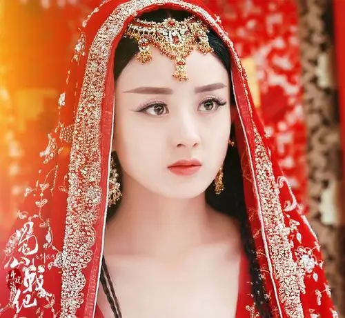 女儿国国王赵丽颖