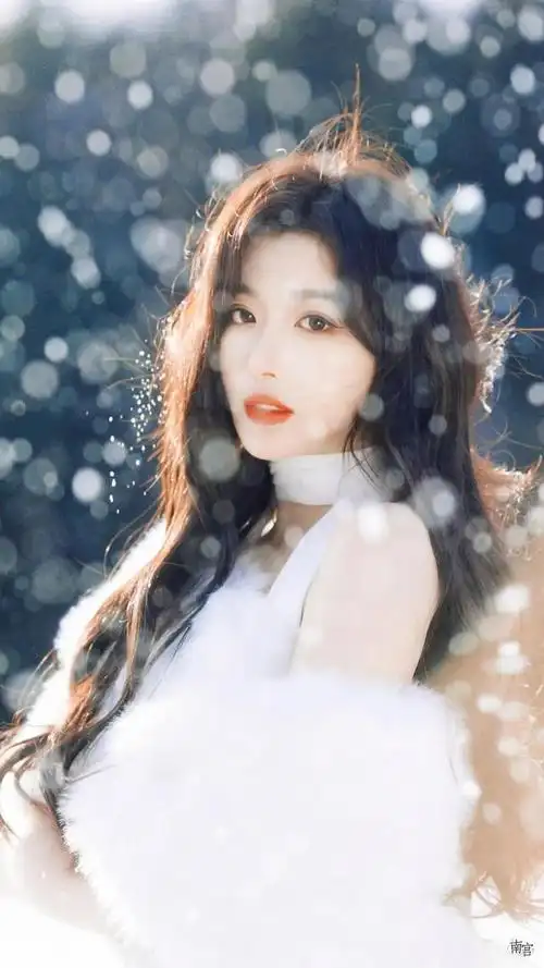 孔雪儿,一名出生于湖北省潜江市的魅力女子.