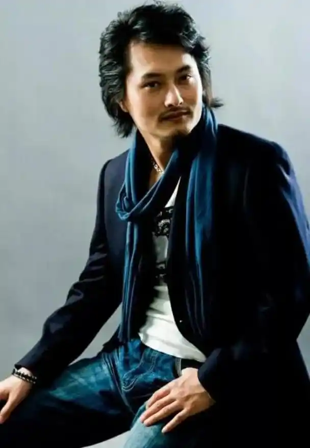 蒙古族歌手云飞个人资料 草原歌手云飞个人简历