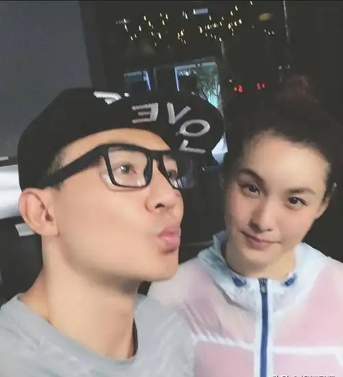 刘畊宏台湾古早男团成员娶环球小姐为妻跟周杰伦是知己