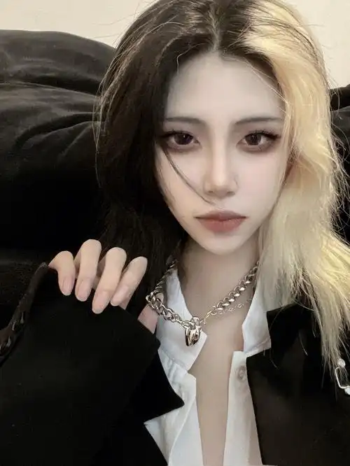 继续阴阳头还是染黑