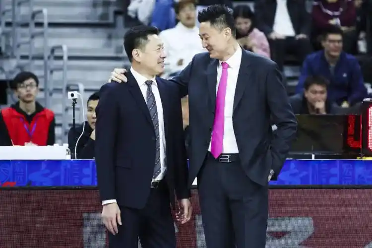 李春江再度出手这次目标是杜锋爱徒上海的顶薪在等着你