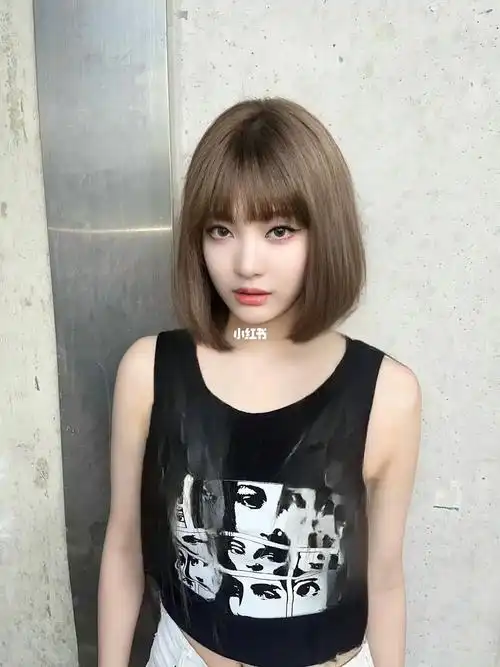 宁艺卓短发齐刘海