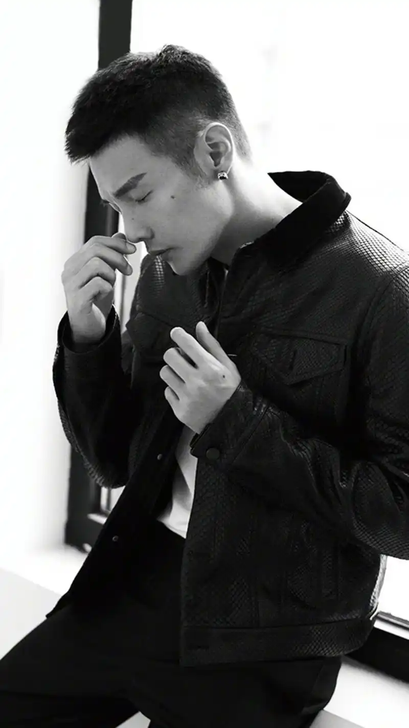 小眼睛李荣浩帅照,这双小眼睛真有喜感