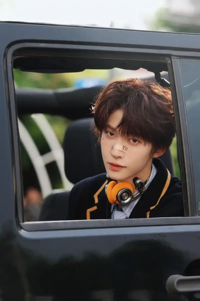 每一次看刘宇的照片都会被脸的精致程度惊艳!