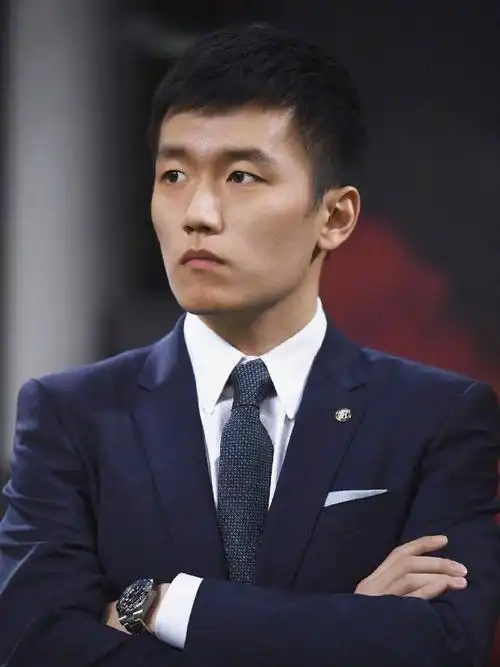 最帅富二代张康阳发文告别国米!他心疼父亲创业艰辛,33岁仍未婚