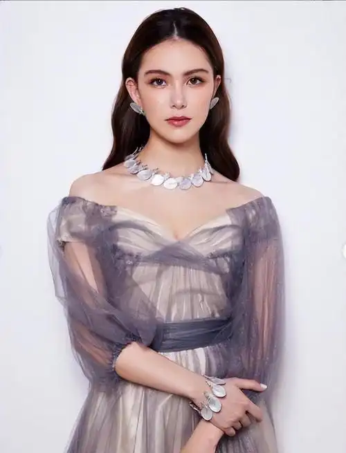 杰伦第一美妻昆凌,完胜蔡依林|甜蜜|周杰伦|古典乐|杰伦·杨_网易订阅