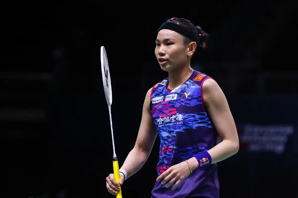 东京之后陈雨菲再战戴资颖激战三局12告负无缘泰国赛冠军