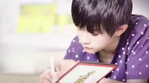 走到哪里都抱着书,易烊千玺还真是个爱读书的少年易烊千玺素来是