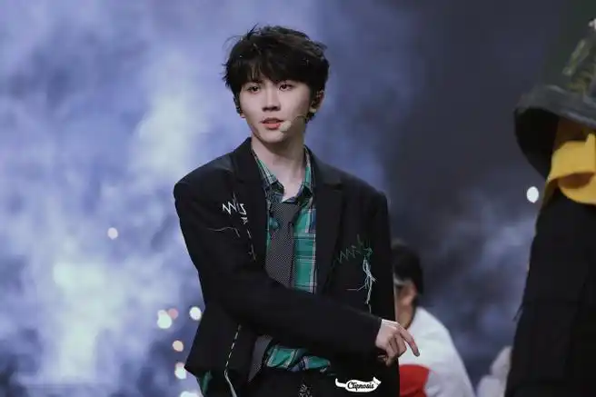 马嘉祺叁重楼暨出道四周年演唱会