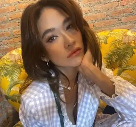 38岁影后宣布出柜!恋上小16岁女星,与前男友分手后被伤透心