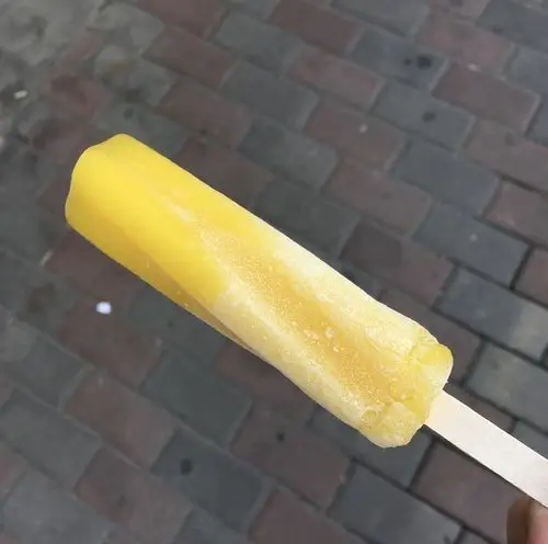 随拍菠萝味冰棍