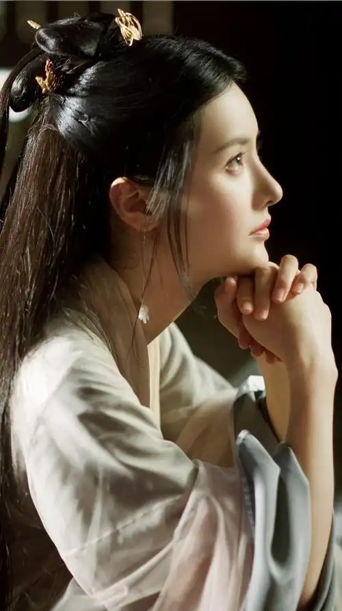 再来发几张张芷溪的古装照,感觉好美嘞.