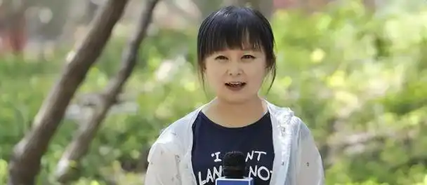 曾嫁给"1米2袖珍男"秦学士的"袖珍女"朱洁,如今过得开心吗?