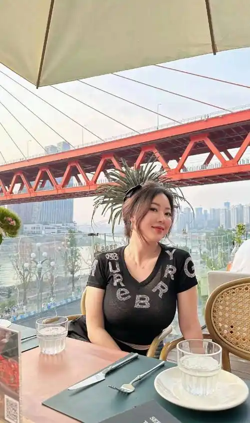 蒋聘婷会身材部停球,也会吹响笛箫,简直就是完美的女人_网友_照片