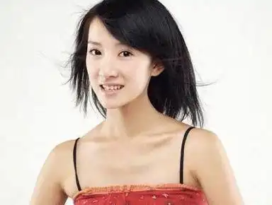 陈格是一位名不见经传的女演员,尽管她的父亲是家喻户晓的演员陈道明.