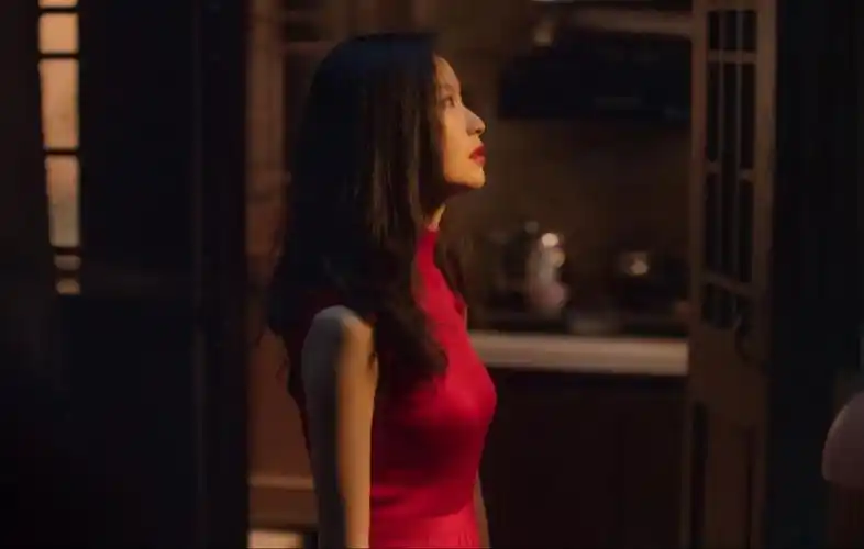 34 岁倪妮话剧花絮释出,素颜美成这样也太过分了吧