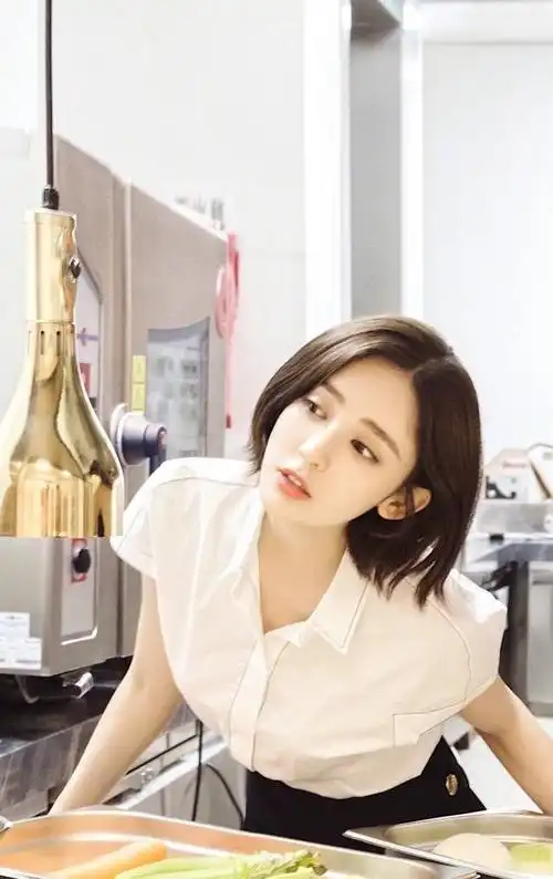 古力娜扎同款发型(26岁的古力娜扎剪短发个性十足)(4)