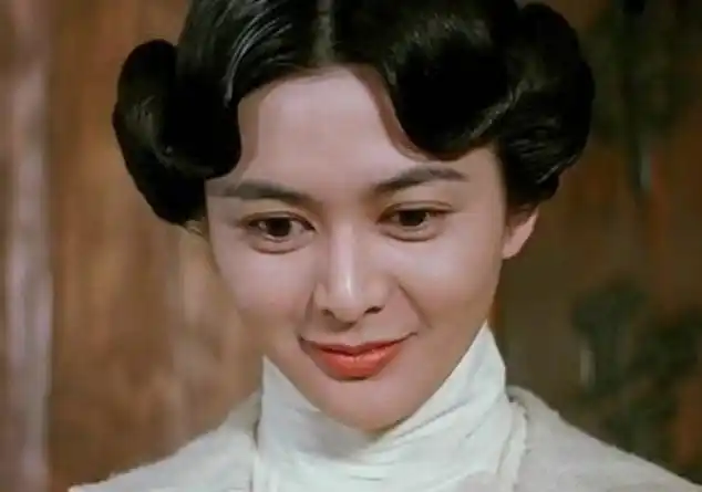 关之琳巅峰时期有多绝看她的泳衣照才知道刘銮雄的快乐