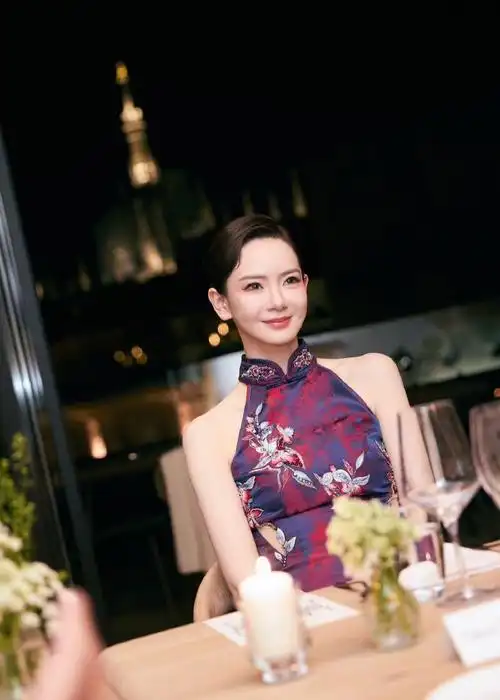 戚薇  in  custom nora reve来自戚薇的一组米兰晚宴新造型 !