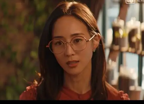 网剧《唐探》里的张钧甯真媚