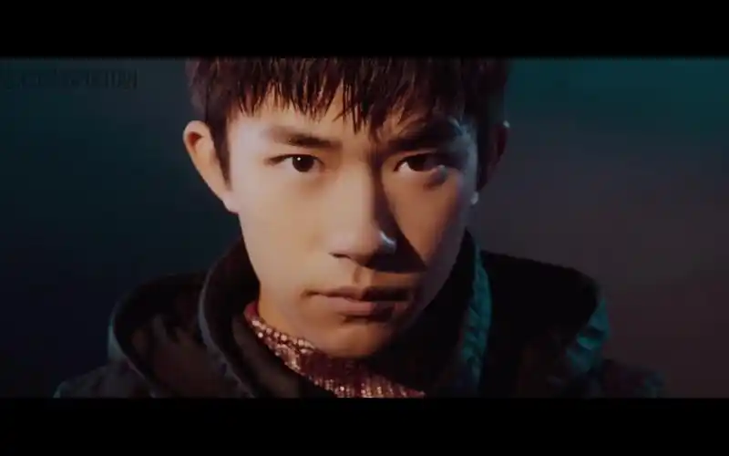 【易烊千玺】时尚cosmo12月刊 封面创意视频|悬疑神秘感大片