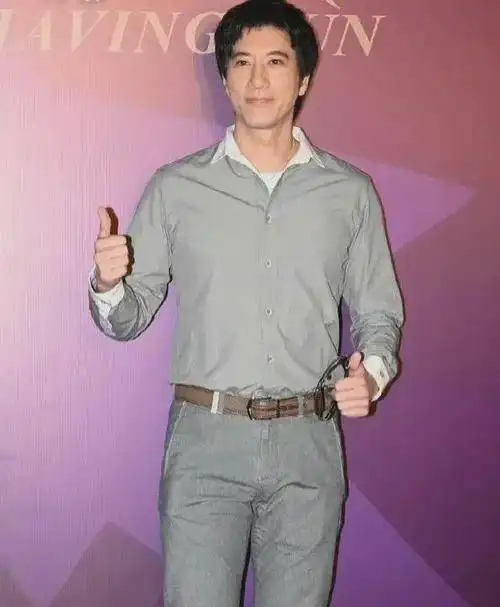 王力宏听到前妻名字后的反应尴尬到找借口离开引发热议