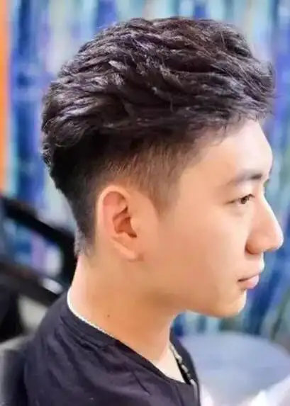 男生自来卷到底适合留什么发型?-好发型