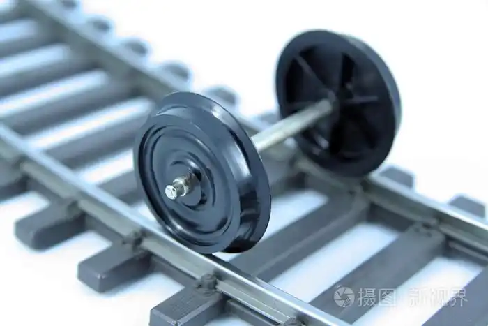 在铁路上的火车车轮