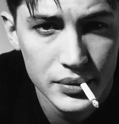 明明可以靠脸吃饭的汤老湿,这一次又双叒叕不露脸了!