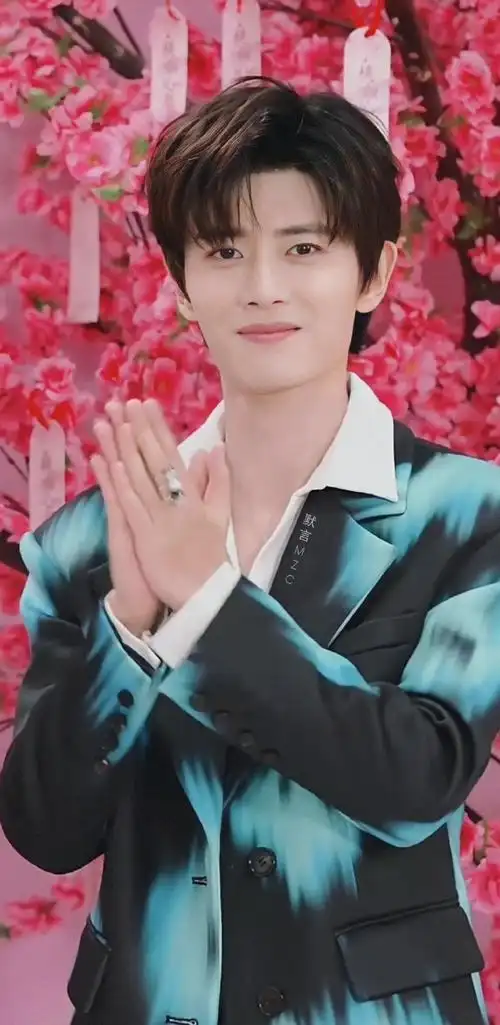 x 94直播 12p超～笑的好开心好治愈啊@任嘉伦allen