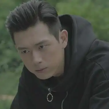 佟年韩商言情侣头像