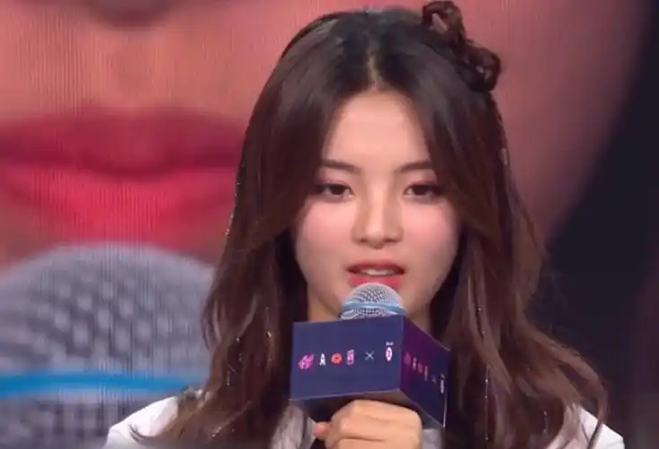 杨超越上《吐槽大会》气场全开,台下自曝笑到脸僵