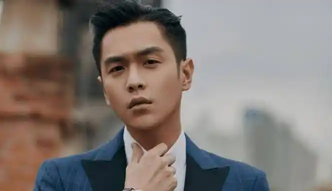 大背头的男星:张若昀迷人,胡歌时尚,看到最后:这谁顶得住?