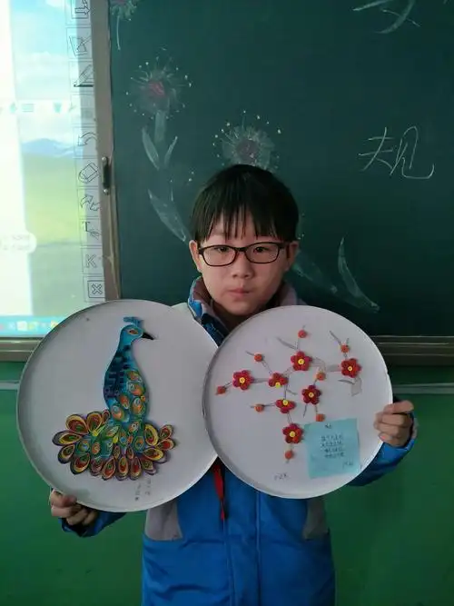 铸联合好教育 创联合好班级 四年级七班手工作品——魅力衍纸 用心