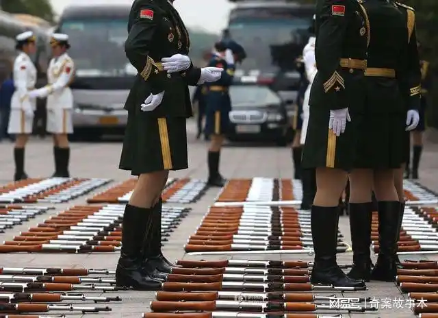 中国女兵加入礼兵仪仗队176的身高配高跟皮鞋颜值全球第一