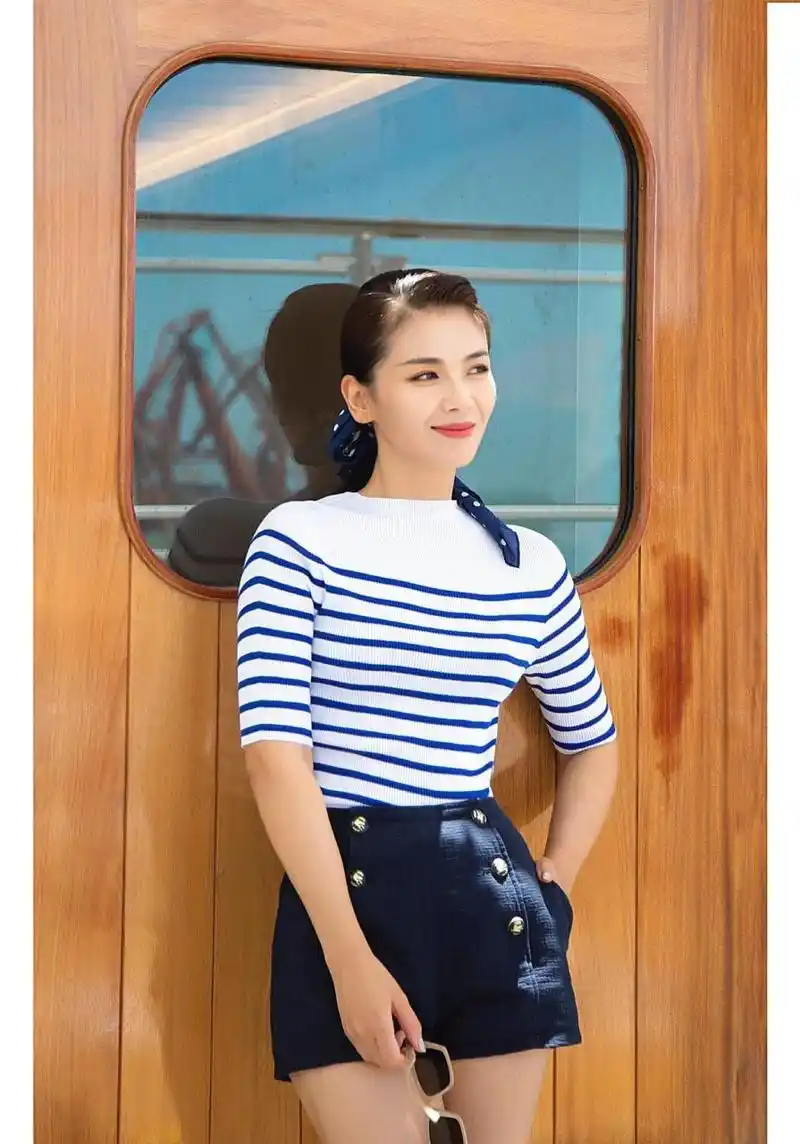 刘涛游轮度假大片 刘涛登《悦游traveler》七月刊封面大片,红唇美艳