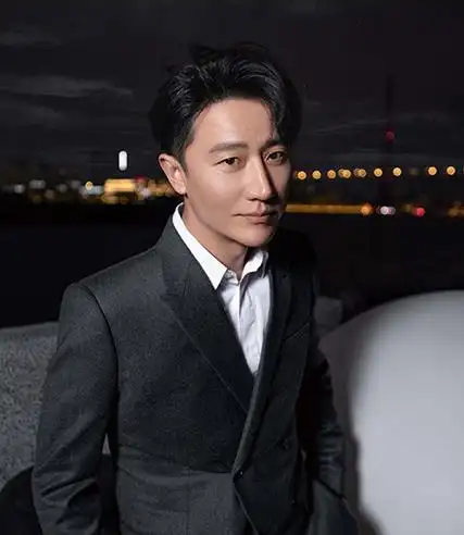 黄轩个人资料介绍(黄轩经纪人) - 华视文化