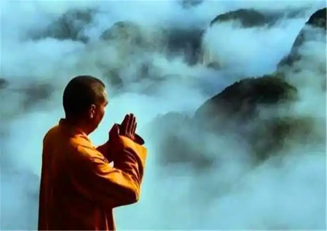 社会在我们的认知里说,佛门本是清静之地,是看破红尘了却红尘的地方