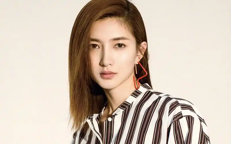 江疏影时尚气质大片桌面壁纸高清大图预览1920x1200_大陆明星下载_美