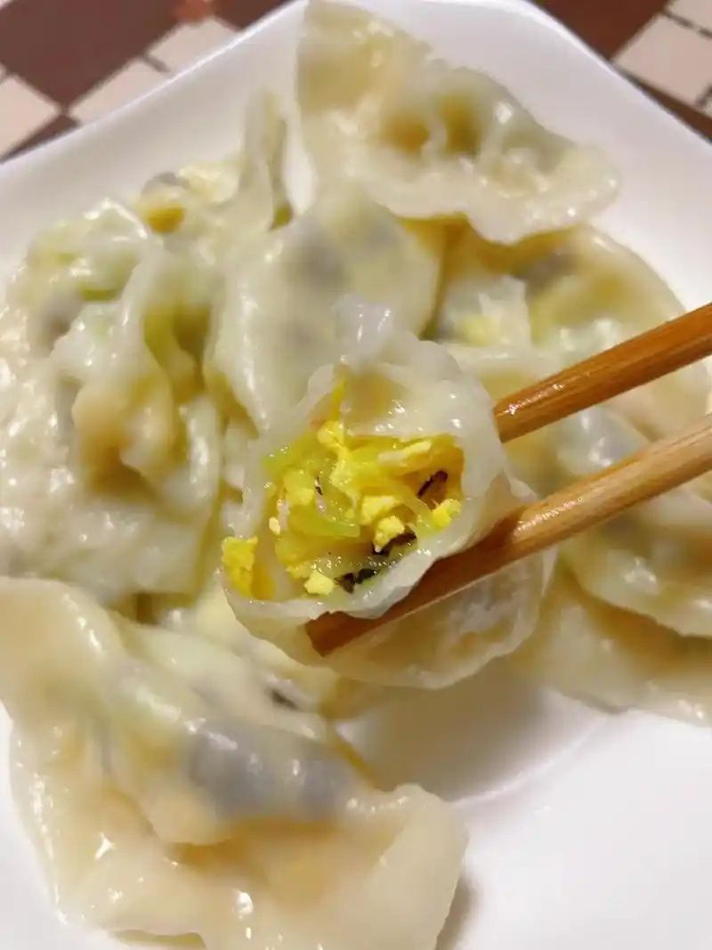 西葫芦鸡蛋虾饺,鲜香嫩!97用西葫芦包的饺子,真让人欲罢不能 - 抖音