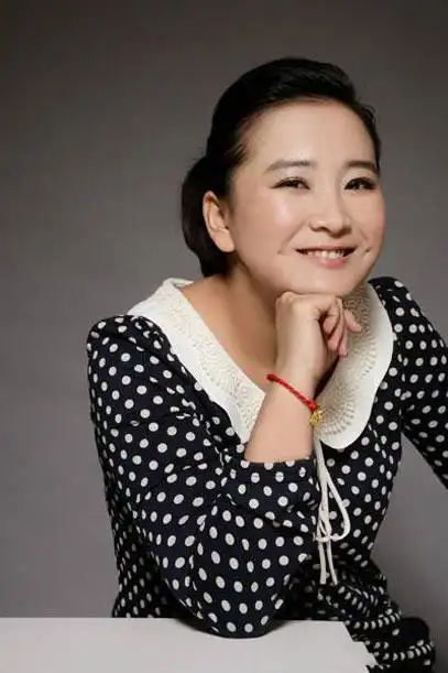 贾玲:百炼才成"珠",谁说女胖子不能戴珠宝?