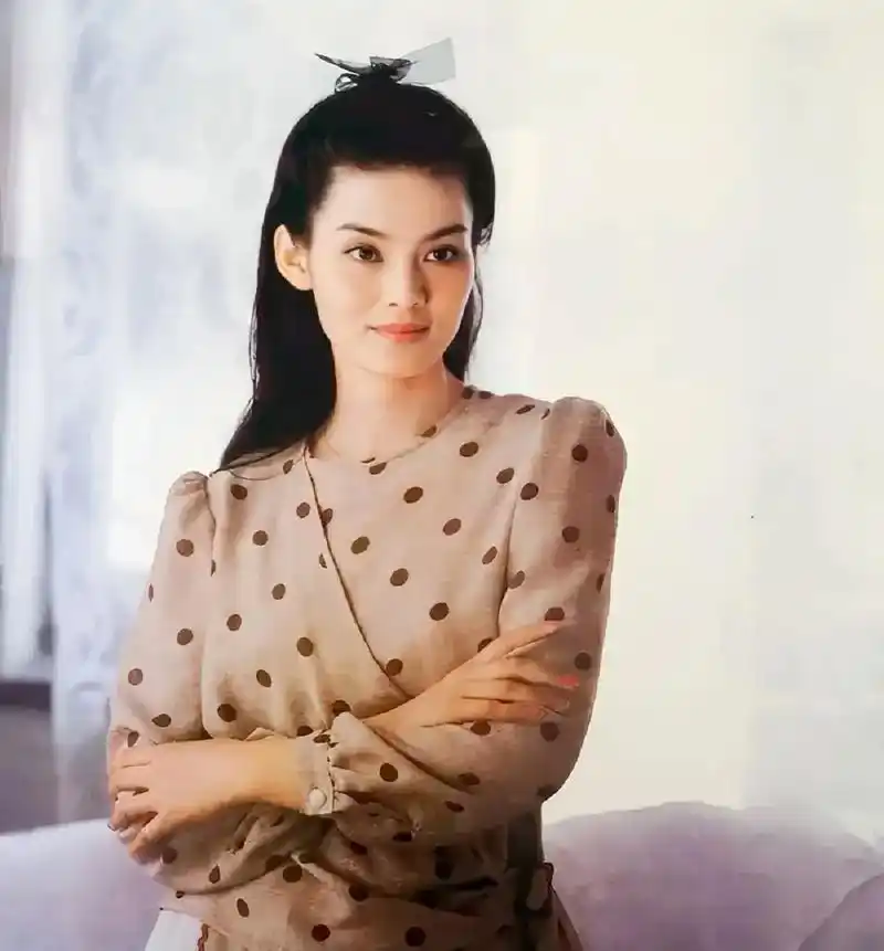 潘虹,1954年11月4日出生于上海市,中国内地女演员 - 抖音