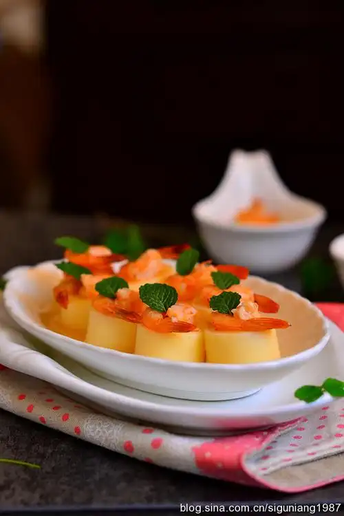 高颜值味道佳的小资菜--豆腐蒸虾仁(图)